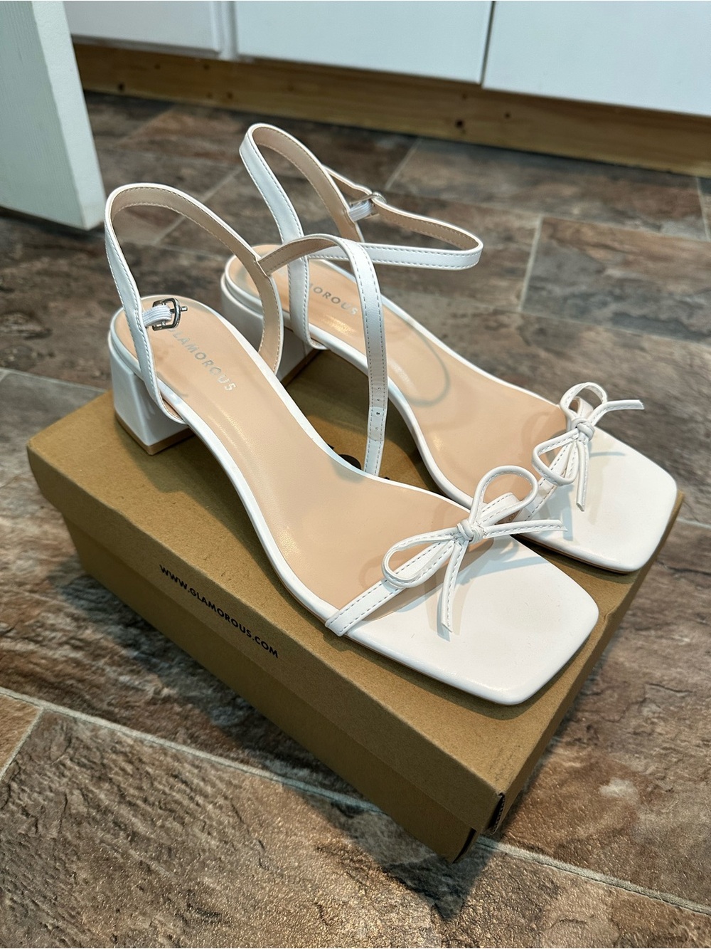 Glamorous White Bow Strappy Block Heel Sandals